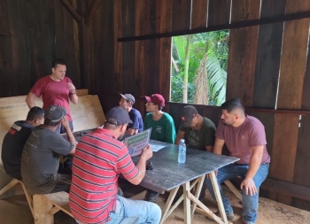  Educação ambiental ocorre na obra todas as semanas. Funcionários recebem instruções sobre resíduos, consumo consciente de insumos e demais assuntos de meio ambiente.